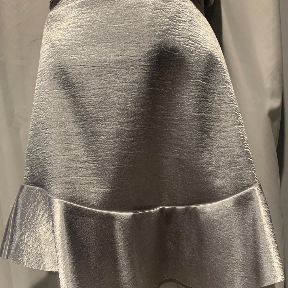 H & M Ladies Silver Skirt Zipper